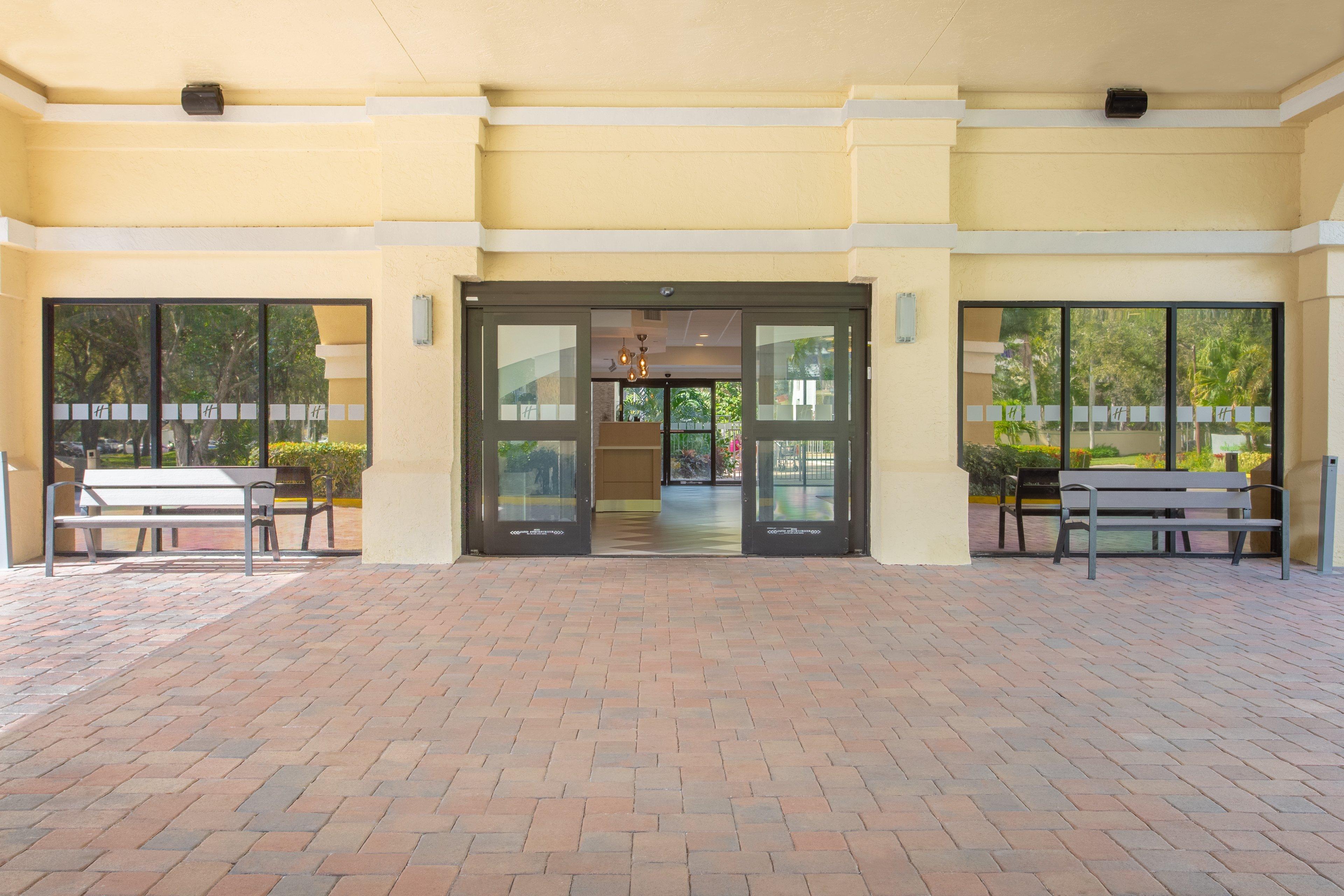 Holiday Inn & Suites Boca Raton - North Экстерьер фото