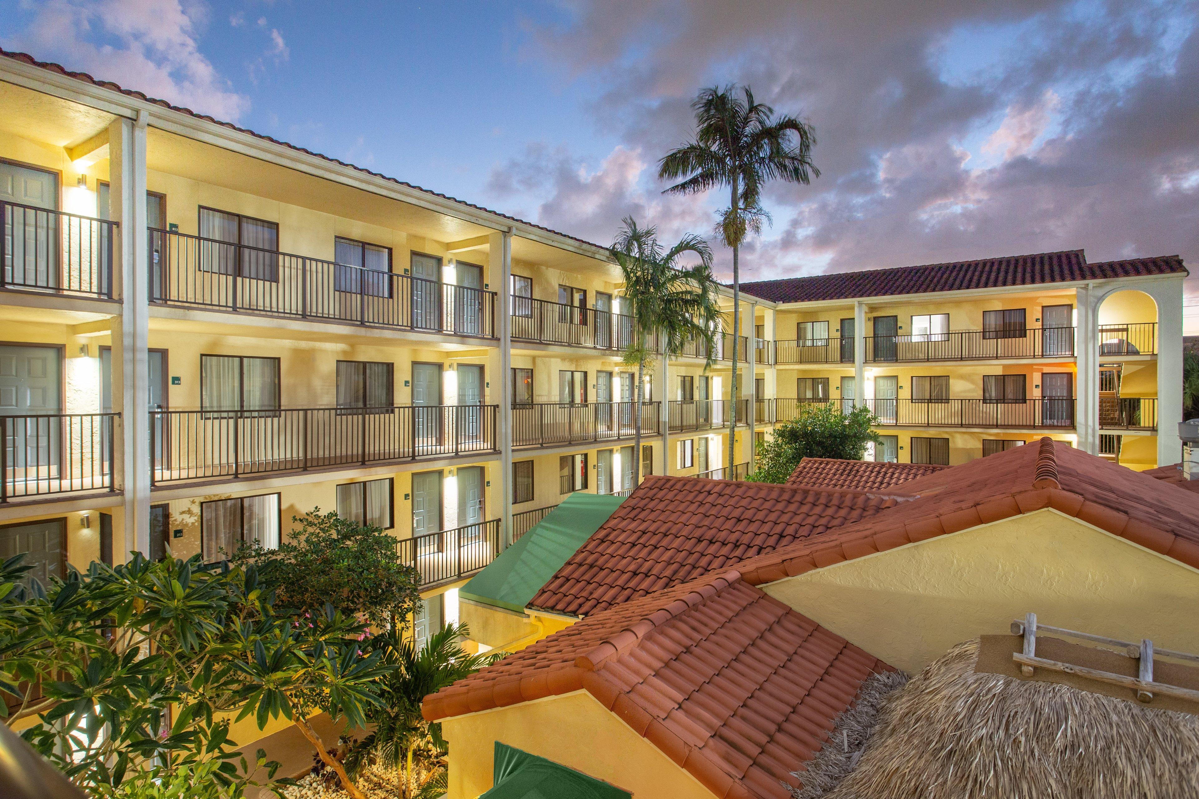 Holiday Inn & Suites Boca Raton - North Экстерьер фото