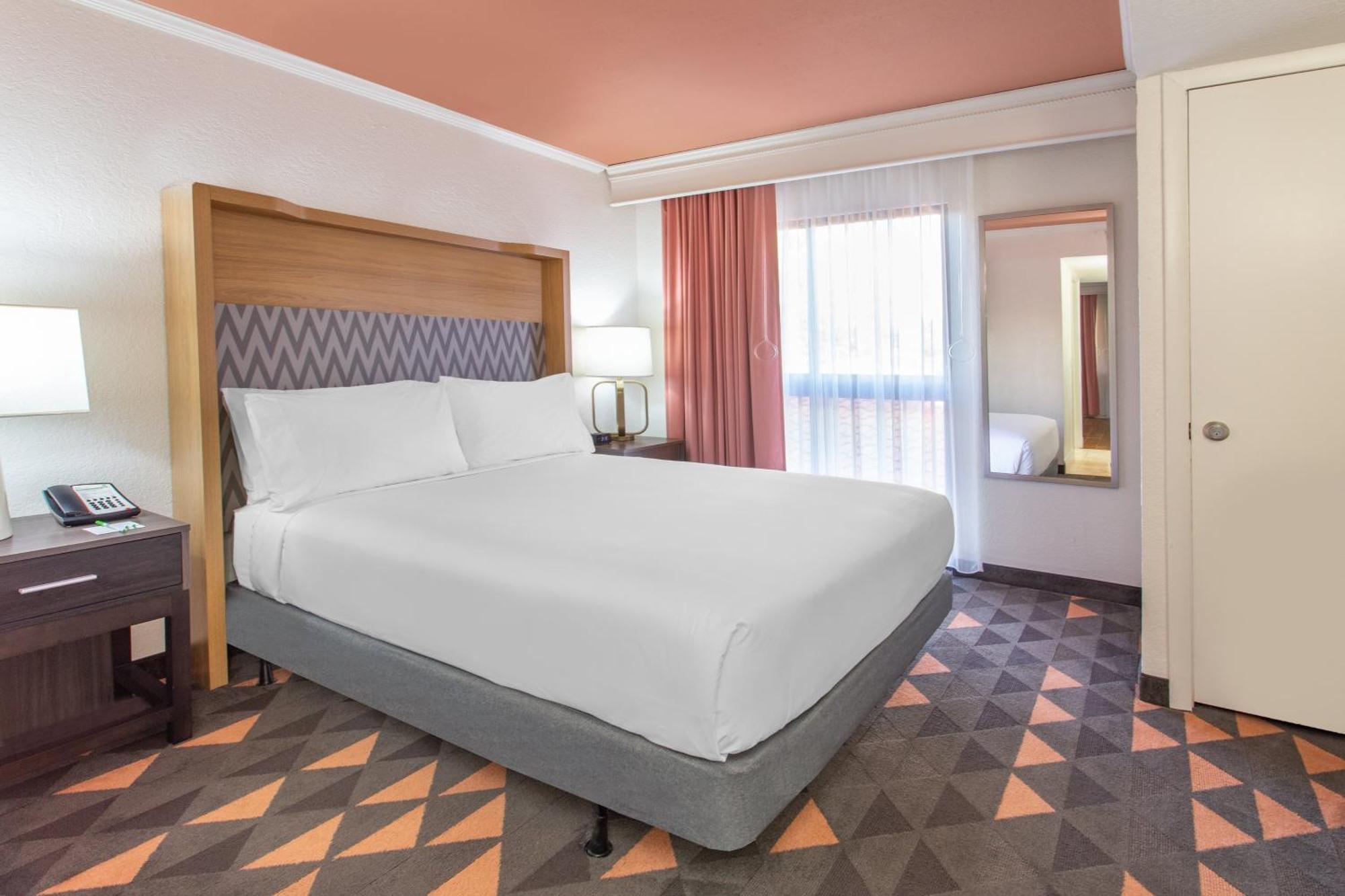 Holiday Inn & Suites Boca Raton - North Экстерьер фото