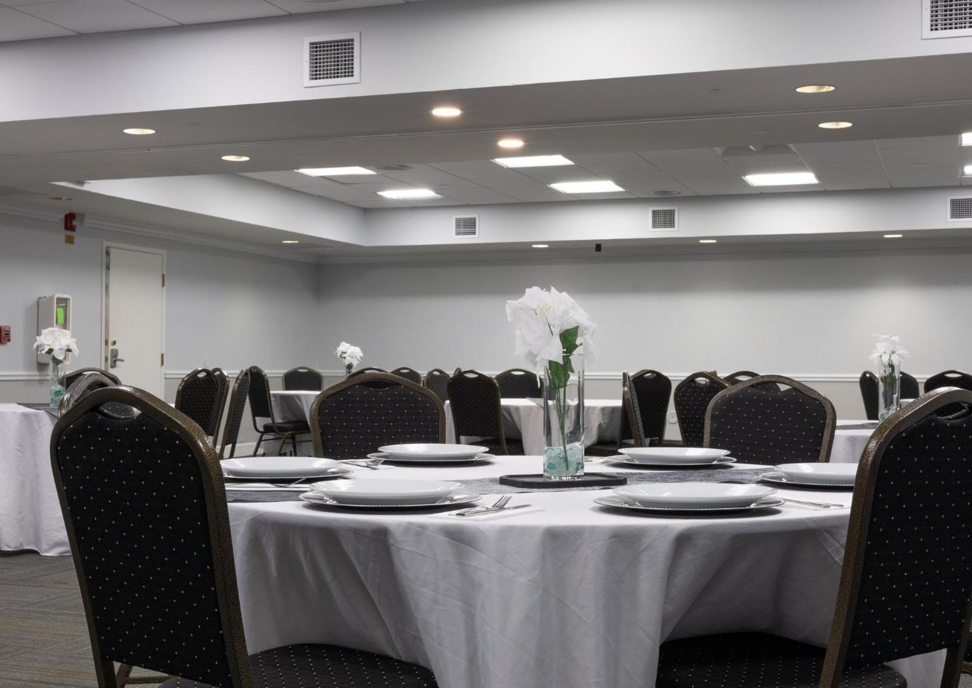 Holiday Inn & Suites Boca Raton - North Экстерьер фото