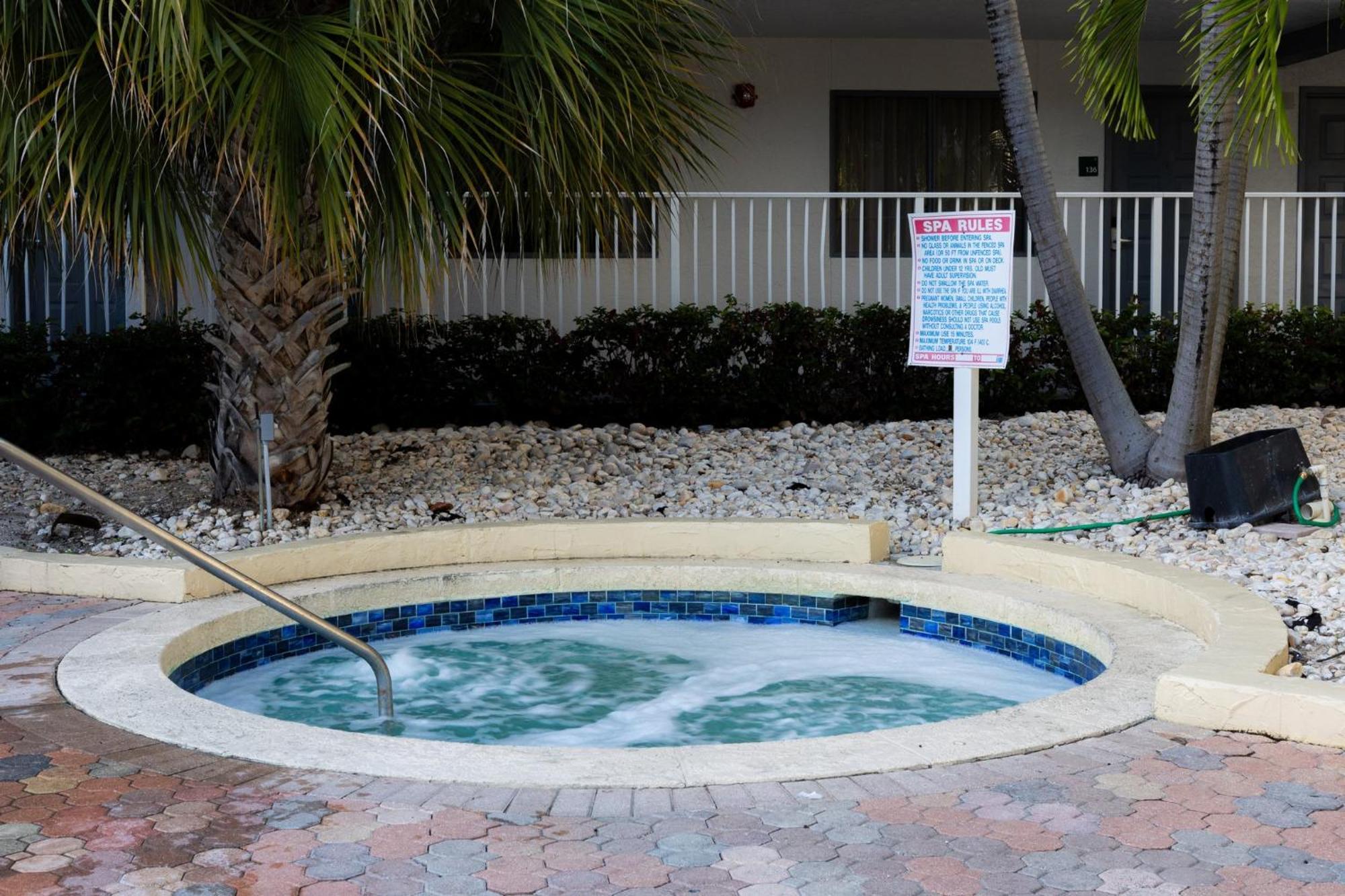 Holiday Inn & Suites Boca Raton - North Экстерьер фото